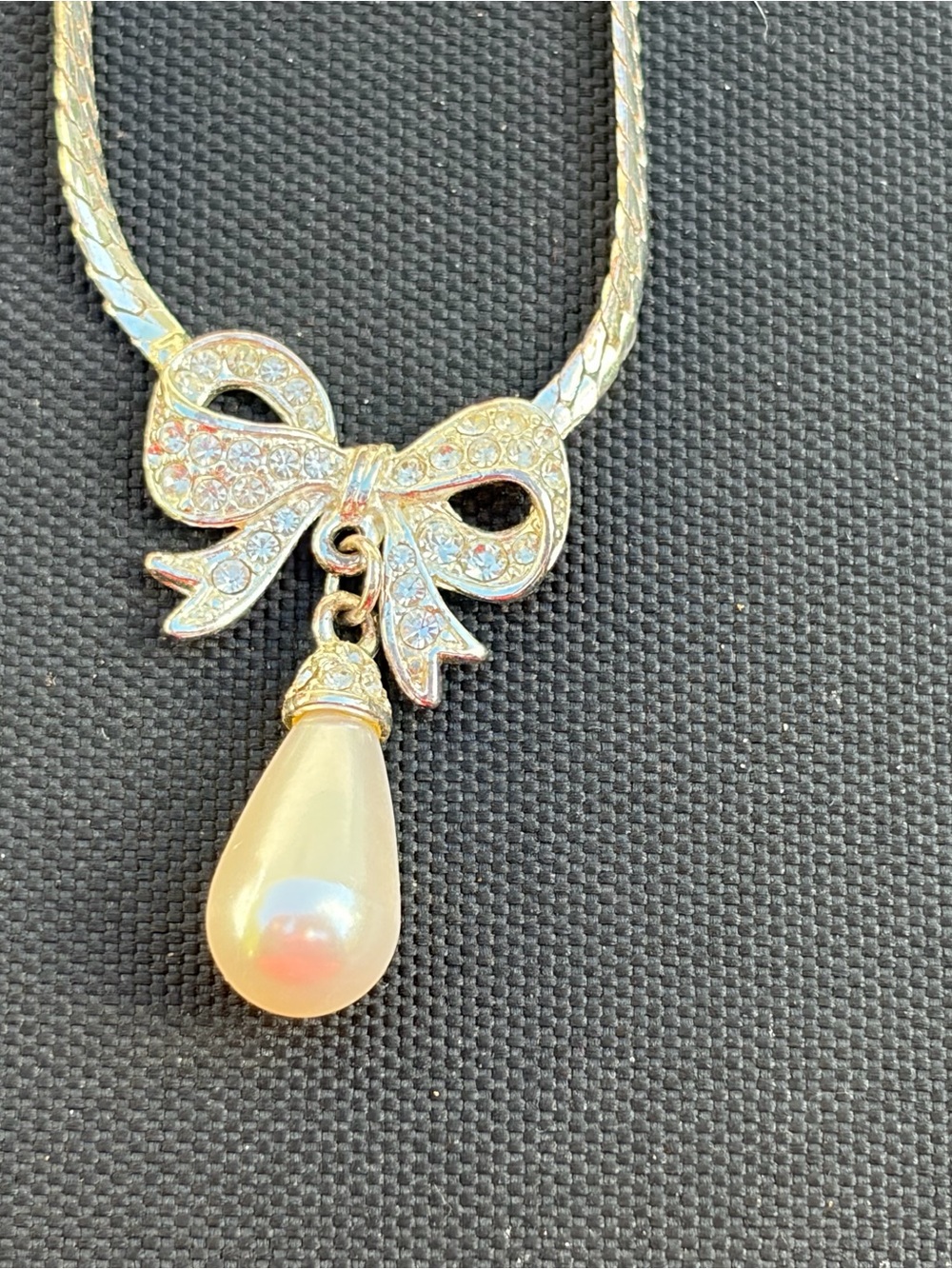 VENDOME Elegant silver Bow Pendant Necklace with Pearl Drop